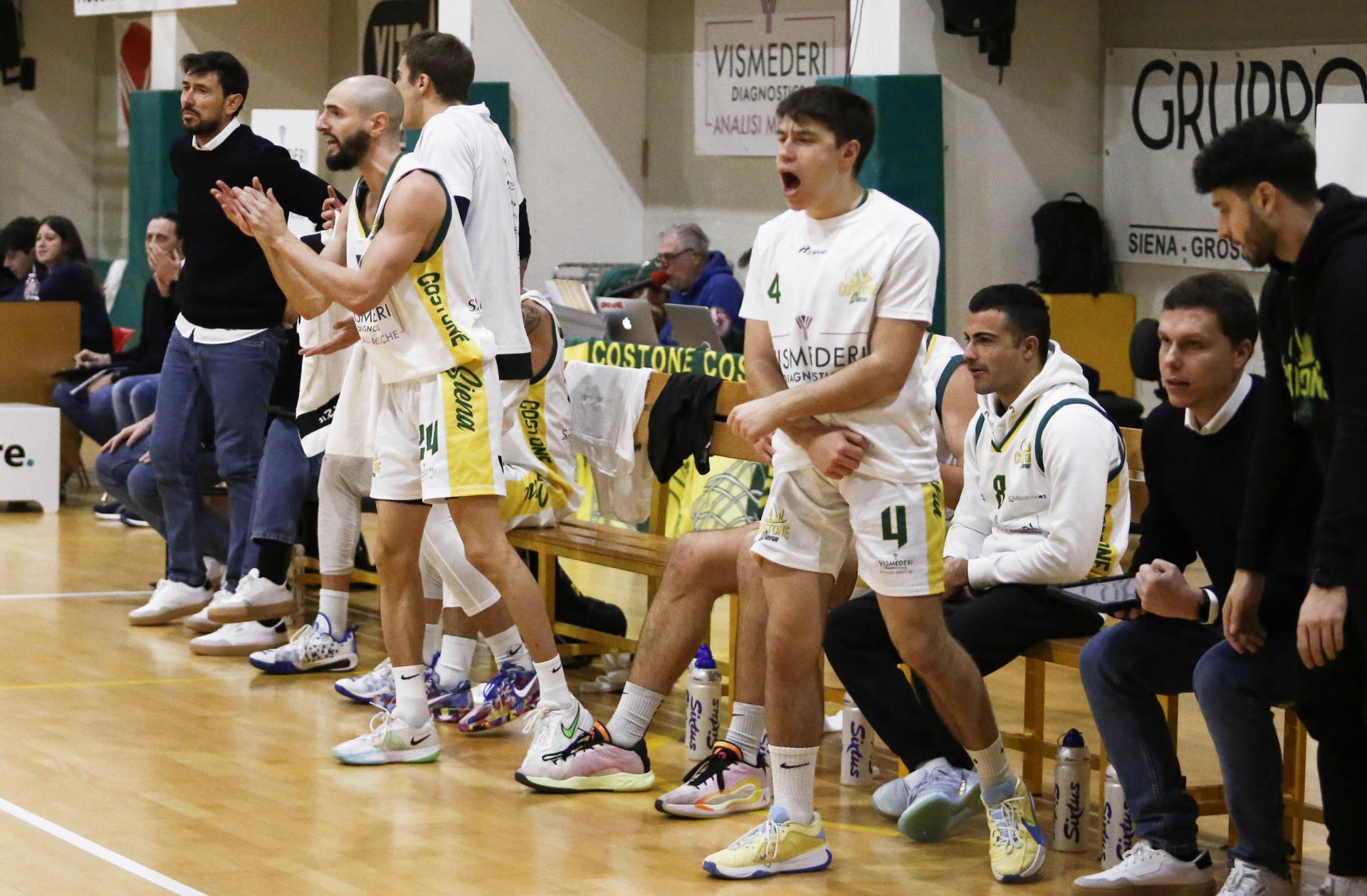 La panchina Costone vs Don Bosco Crocetta