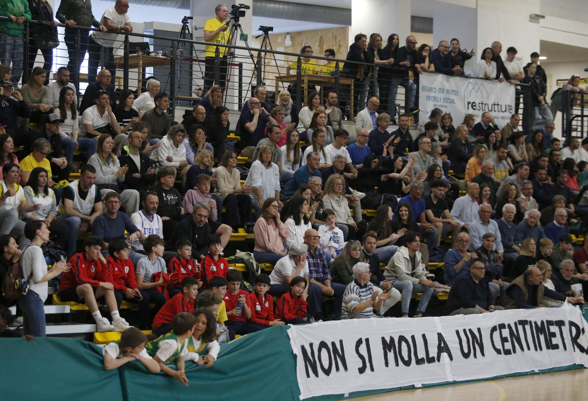 Tribuna Costone