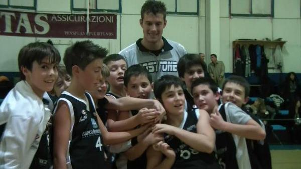 La gioia degli esordienti di Dragone e Cantagalli  per la vittoria nel Torneo di Arezzo