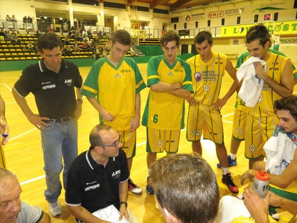 Binella e Paladini durante un time out