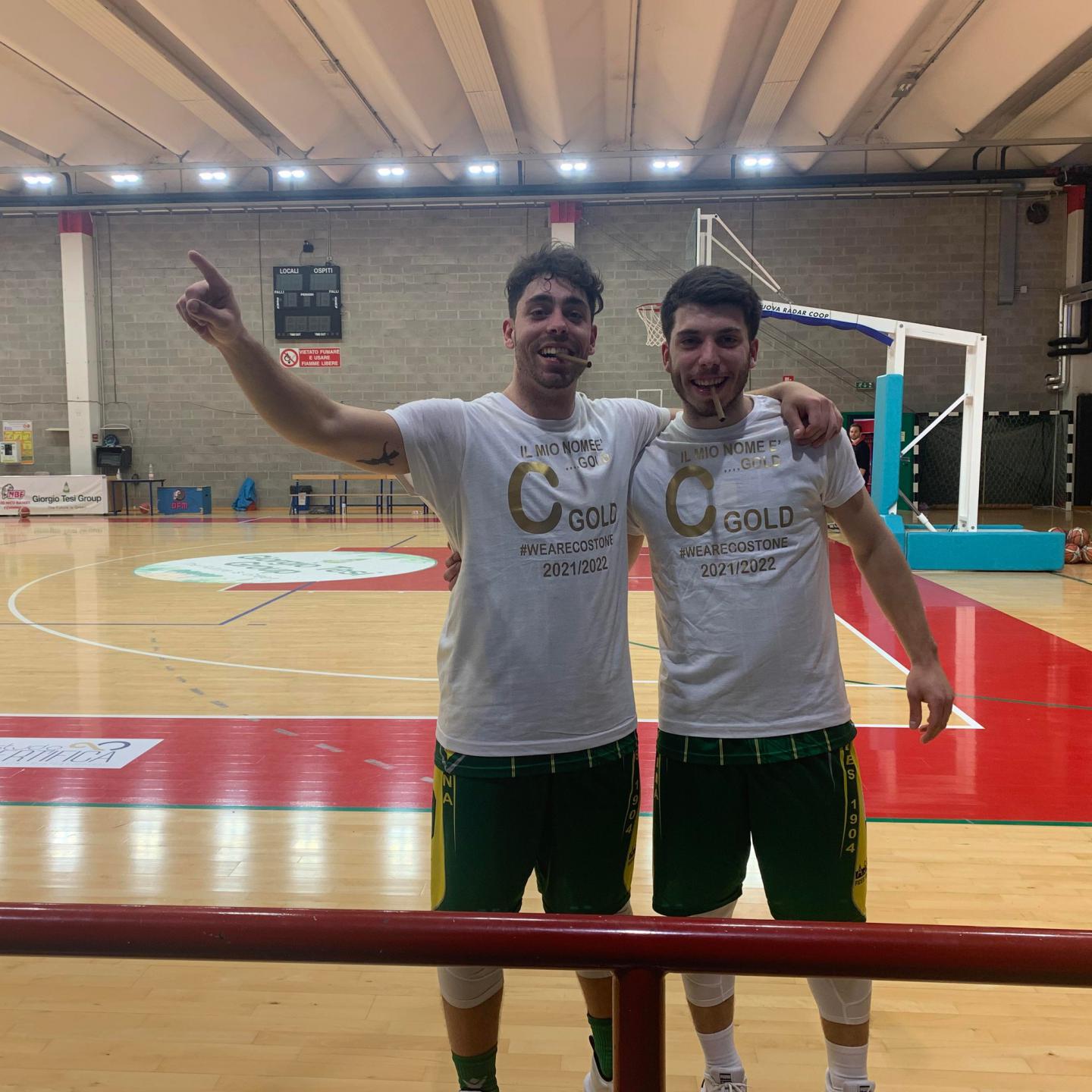 Niccolò e Leonardo Mencherini festeggiano la vittoria del campionato