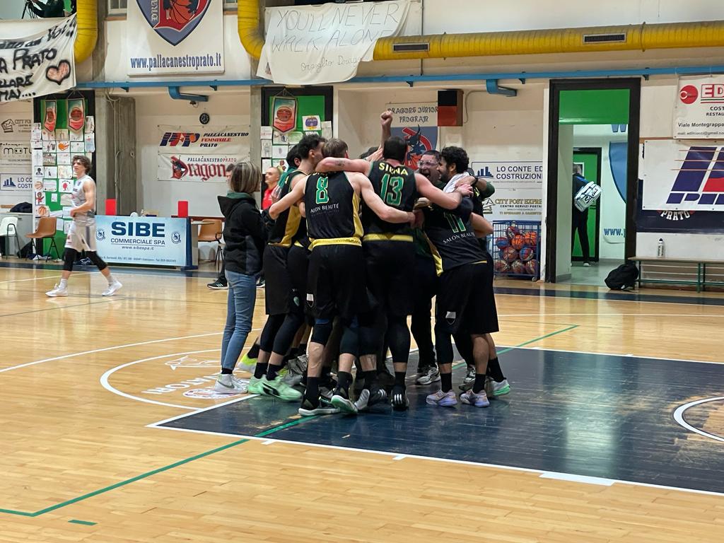 L'urlo finale della squadra