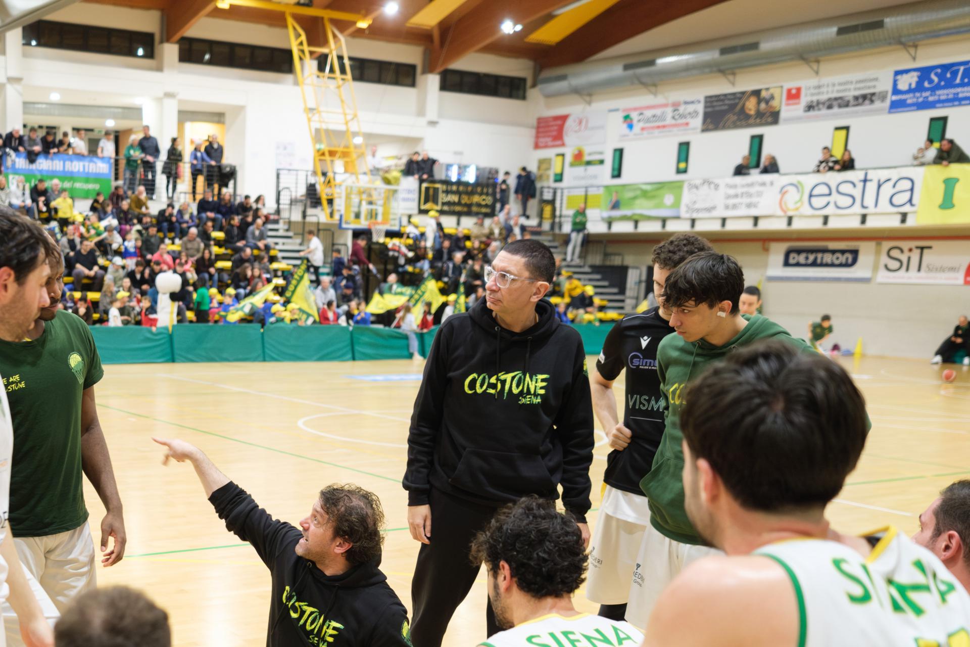 Riccardo Riccardini durante il time-out